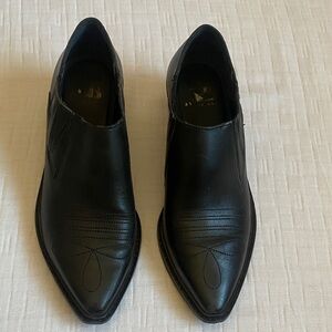 GIANNI BINI  Black Pointed Leather Slip-On Loafers
